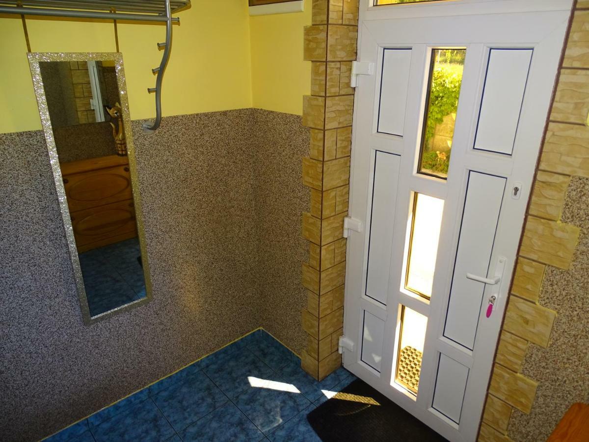 Anna Apartment Czarny Mlyn Екстериор снимка
